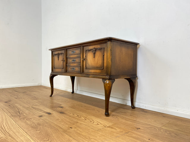 WMK Schönes, hochwertiges und gut erhaltenes 60er Jahre Chippendale Sideboard aus vollem Holz mit Schubladen # Kommode Schrank TV-Lowboard Fernsehkommode Wäschekommode Vintage Barock Rokoko Stilmöbel