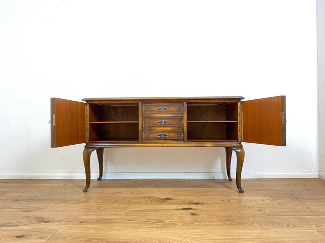 WMK Schönes, hochwertiges und gut erhaltenes 60er Jahre Chippendale Sideboard aus vollem Holz mit Schubladen # Kommode Schrank TV-Lowboard Fernsehkommode Wäschekommode Vintage Barock Rokoko Stilmöbel