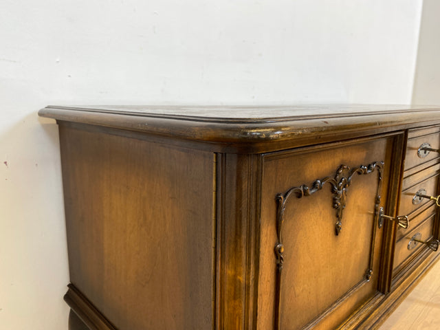 WMK Schönes, hochwertiges und gut erhaltenes 60er Jahre Chippendale Sideboard aus vollem Holz mit Schubladen # Kommode Schrank TV-Lowboard Fernsehkommode Wäschekommode Vintage Barock Rokoko Stilmöbel