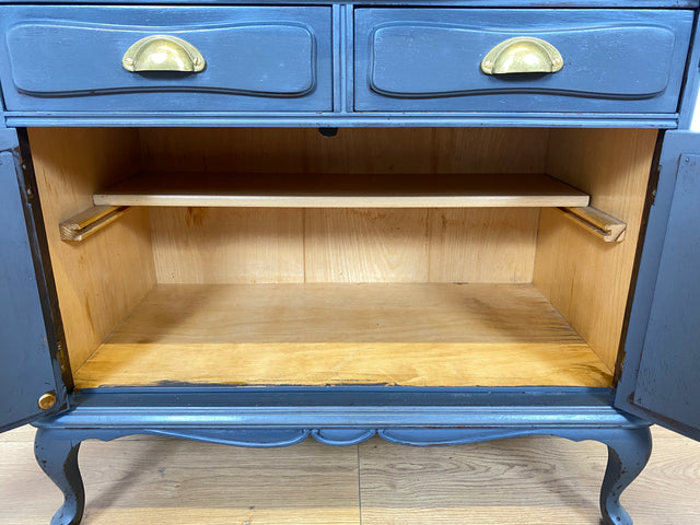 WMK Hübsche & gut erhaltene 60er Jahre Chippendale Kommode, in blau-grau, mit Schubladen und intaktem Wiener Geflecht # Schrank Wäschekommode Wäscheschrank Sideboard Fernsehschrank Stilmöbel Vintage