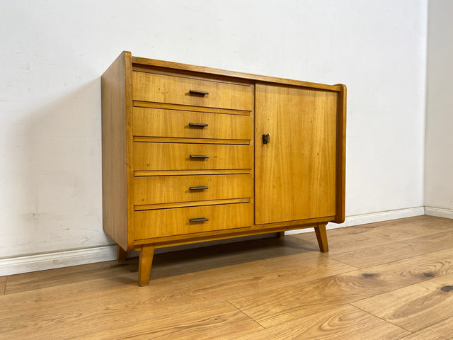 WMK Schöne, geräumige & gut erhaltene Mid-Century Kommode aus vollem Holz mit 5 Schubladen, großem Fach & original Messinggriffen # Schrank Wäscheschrank Wäschekommode Wickelkommode Sideboard Vintage