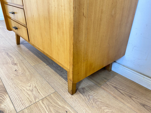 WMK Schöne, geräumige & gut erhaltene Mid-Century Kommode aus vollem Holz mit 5 Schubladen, großem Fach & original Messinggriffen # Schrank Wäscheschrank Wäschekommode Wickelkommode Sideboard Vintage