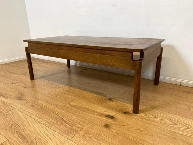 WMK I Hochwertiger großer 70er Jahre Couchtisch im Stile von Jean Gillon und Arne Norell aus massiver Eiche I Wohnzimmertisch Coffee Table Sitzgarnitur Danish Design Skandinavisch Mid-Century Vintage