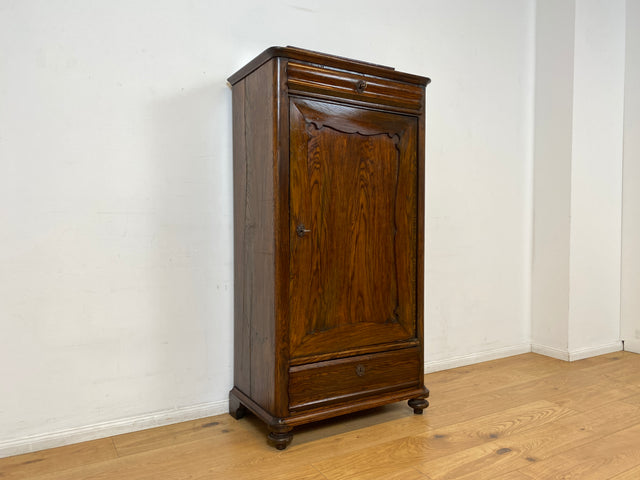 WMK I Charaktervoller dänischer antiker Schrank aus massiver Eiche mit Schubladen I Hochschrank Highboard Geschirr Dielen Wäsche Kleider Bauern Historismus Biedermeier Vintage Berlin Bayern Düsseldorf