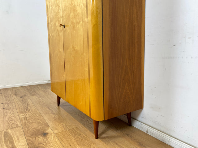 WMK Formschöner & geräumiger Rockabilly Wäscheschrank Modell Dominia aus vollem Holz mit Schubladen # Schrank Kleiderschrank Flurschrank Highboard Kommode Schuhschrank 50er 60er Mid-Century Vintage