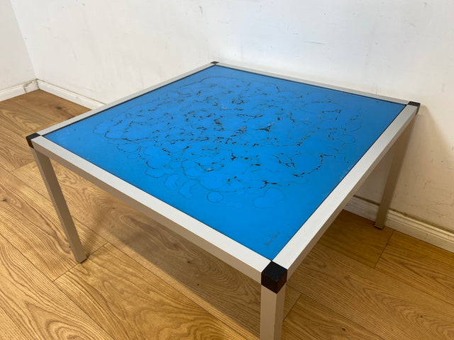 WMK Seltener & sehr gut erhaltener französischer 70er Jahre Designer Couchtisch von Jean René Talopp mit Alu Rahmen & kunstvoller Glasplatte in Blau # Couchtisch Wohnzimmertisch Coffee Table Vintage