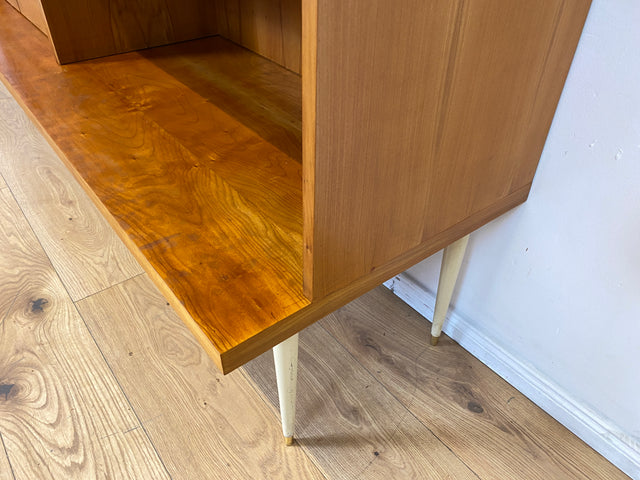 WMK I Stilvoller Mid-Century Wohnzimmerschrank mit Schubladen