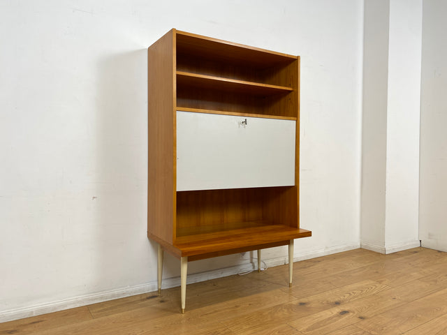 WMK I Besonders schöner heller Mid-Century Schreibschrank mit Beleuchtung