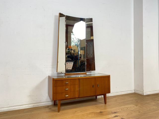 WMK Stilvolle und gut erhaltene Mid-Century Spiegelkommode aus vollem Holz mit Schubladen und Messinggriffen # Frisierkommode Schminkkommode Sideboard Kommode Spiegel Ganzkörperspiegel 60er Vintage