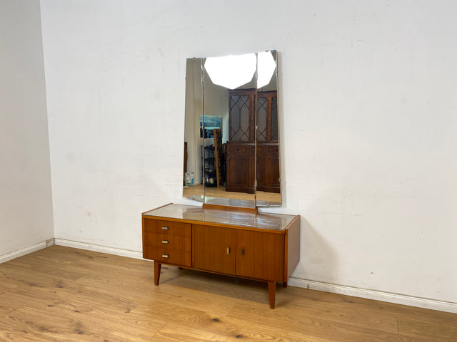 WMK Stilvolle und gut erhaltene Mid-Century Spiegelkommode aus vollem Holz mit Schubladen und Messinggriffen # Frisierkommode Schminkkommode Sideboard Kommode Spiegel Ganzkörperspiegel 60er Vintage