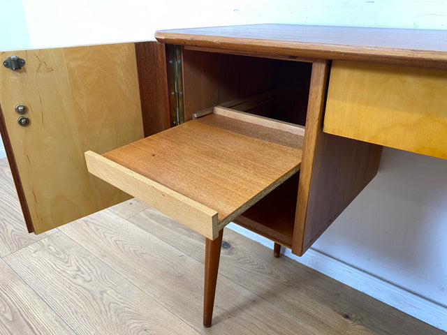 WMK Formschöner & gut erhaltener kleiner Rockabilly Schreibtisch / Schminktisch Modell Dominia mit Schubladen & hübschen Messinggriffen # Desk Arbeitstisch Frisierkommode 50er 60er Mid-Century Vintage