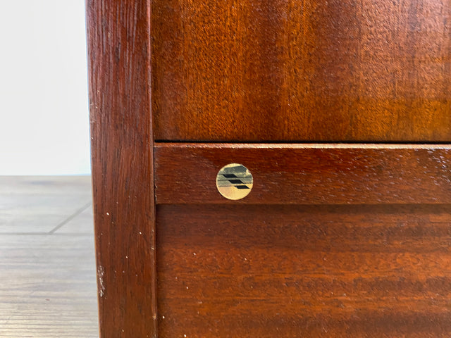 WMK I Hochwertiger großer skandinavischer Kleiderschrank in Mahagoni mit Aufsatz und Schiebetüren I Schrank Wardrobe Schlafzimmer Wäsche Danish Design Mid-Century Vintage Berlin Stuttgart Leipzig