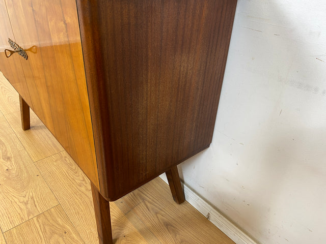 WMK Formschöne & geräumige Mid-Century Kommode aus vollem Holz mit original Messingbeschlägen # Sideboard TV-Lowboard Fernsehkommode Wäschekommode Schuhschrank Anrichte Rockabilly Vintage 50er 60er