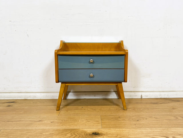 WMK 1/2 Besonders schöner & gut erhaltener Mid-Century Nachttisch , Vollholz ,  mit Schubladen in blau bezogen # Nachtschrank Nachtkommode Nachtschränkchen Bedside Table Kommode Vintage DDR 50er 60er