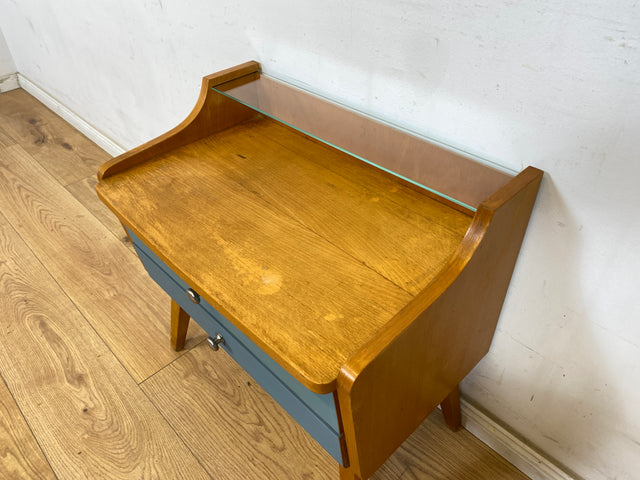 WMK 1/2 Besonders schöner & gut erhaltener Mid-Century Nachttisch , Vollholz ,  mit Schubladen in blau bezogen # Nachtschrank Nachtkommode Nachtschränkchen Bedside Table Kommode Vintage DDR 50er 60er