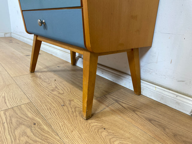 WMK 1/2 Besonders schöner & gut erhaltener Mid-Century Nachttisch , Vollholz ,  mit Schubladen in blau bezogen # Nachtschrank Nachtkommode Nachtschränkchen Bedside Table Kommode Vintage DDR 50er 60er