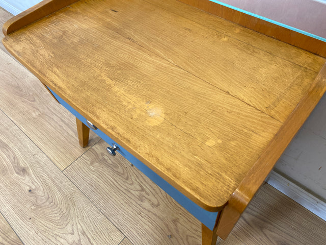 WMK 1/2 Besonders schöner & gut erhaltener Mid-Century Nachttisch , Vollholz ,  mit Schubladen in blau bezogen # Nachtschrank Nachtkommode Nachtschränkchen Bedside Table Kommode Vintage DDR 50er 60er