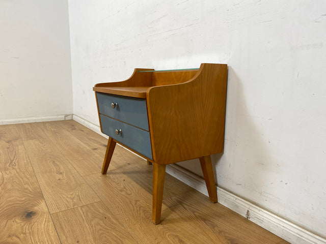 WMK 1/2 Besonders schöner & gut erhaltener Mid-Century Nachttisch , Vollholz ,  mit Schubladen in blau bezogen # Nachtschrank Nachtkommode Nachtschränkchen Bedside Table Kommode Vintage DDR 50er 60er