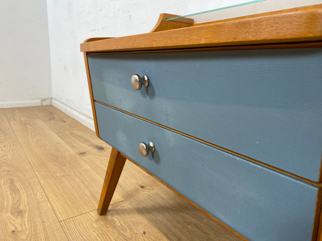 WMK 1/2 Besonders schöner & gut erhaltener Mid-Century Nachttisch , Vollholz ,  mit Schubladen in blau bezogen # Nachtschrank Nachtkommode Nachtschränkchen Bedside Table Kommode Vintage DDR 50er 60er