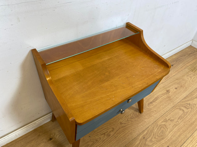 WMK 1/2 Besonders schöner & gut erhaltener Mid-Century Nachttisch , Vollholz ,  mit Schubladen in blau bezogen # Nachtschrank Nachtkommode Nachtschränkchen Bedside Table Kommode Vintage DDR 50er 60er