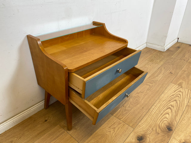 WMK 1/2 Besonders schöner & gut erhaltener Mid-Century Nachttisch , Vollholz ,  mit Schubladen in blau bezogen # Nachtschrank Nachtkommode Nachtschränkchen Bedside Table Kommode Vintage DDR 50er 60er