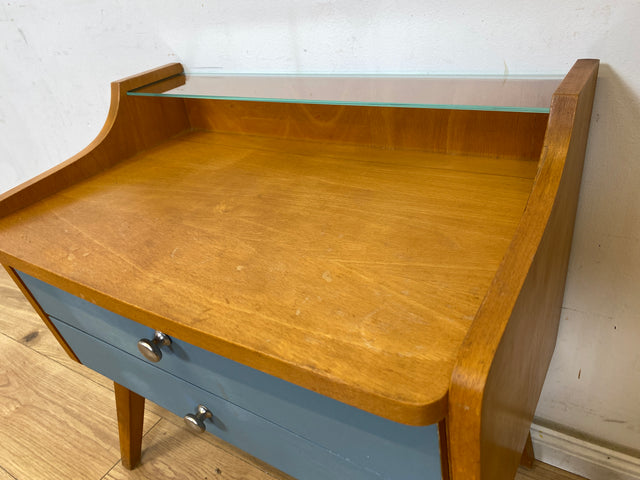 WMK 1/2 Besonders schöner & gut erhaltener Mid-Century Nachttisch , Vollholz ,  mit Schubladen in blau bezogen # Nachtschrank Nachtkommode Nachtschränkchen Bedside Table Kommode Vintage DDR 50er 60er