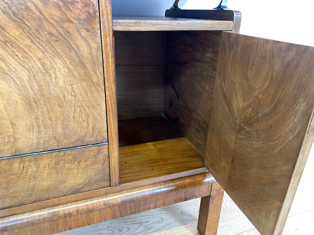 WMK Sehr interessante 1930er Jahre Art Deco Barkommode aus vollem Holz mit aufklappbarem Barfach und Gläserhalterung # Bar Barschrank Minibar Kommode Beistelltisch Antik Vintage # Versand möglich