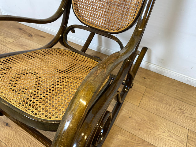 WMK I Eleganter italienischer Bugholz Schaukel Stuhl mit Wiener Geflecht von Sautto & Liberale im Thonet Stil, 1930-1960 I Sessel Fauteuil Lese Relax Rocking Chair Korb Vintage Berlin Bayern Bremen