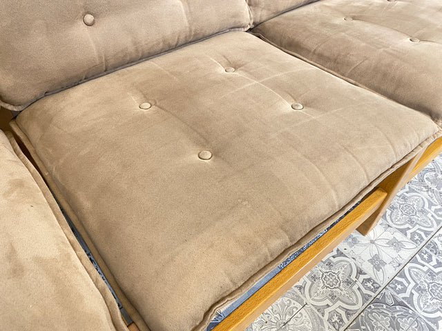 WMK Stilvolles, gemütliches und gut erhaltenes Vintage Sofa im Safari Stil mit hochwertigem gestepptem Stoffbezug # Couch 3er 3-Sitzer Sitzgarnitur Daybed Mid-Century Skandinavisches Design Retro