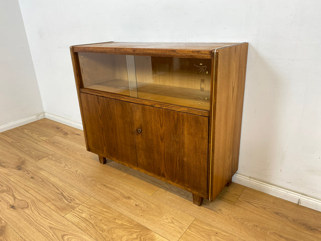 WMK Hübsche & gut erhaltene 50er Jahre Vitrinenkommode aus vollem Holz mit Schiebetüren aus Glas # Schrank Sideboard Barschrank Bar Hausbar Fernsehschrank TV-Lowboard Vitrine Mid-Century 60er Vintage