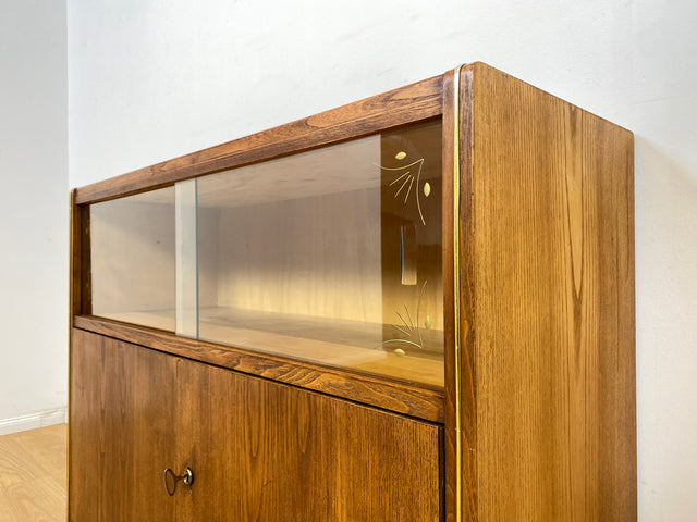 WMK Hübsche & gut erhaltene 50er Jahre Vitrinenkommode aus vollem Holz mit Schiebetüren aus Glas # Schrank Sideboard Barschrank Bar Hausbar Fernsehschrank TV-Lowboard Vitrine Mid-Century 60er Vintage