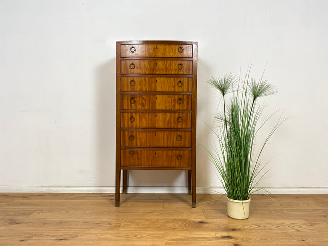 WMK Stilvoller und sehr gut erhaltener dänischer Hochschrank , Vollholz in Mahagoni , mit Schubladen  und Messingbeschlägen # Schrank Kommode Schubladenkommode Wäschekommode Highboard Stilmöbel Vintage