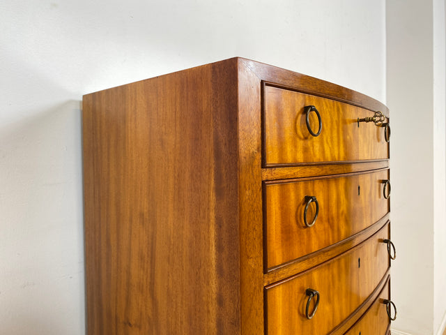 WMK Stilvoller und sehr gut erhaltener dänischer Hochschrank , Vollholz in Mahagoni , mit Schubladen  und Messingbeschlägen # Schrank Kommode Schubladenkommode Wäschekommode Highboard Stilmöbel Vintage