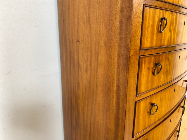 WMK Stilvoller und sehr gut erhaltener dänischer Hochschrank , Vollholz in Mahagoni , mit Schubladen  und Messingbeschlägen # Schrank Kommode Schubladenkommode Wäschekommode Highboard Stilmöbel Vintage