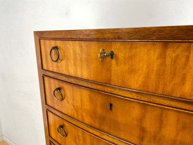 WMK Stilvoller und sehr gut erhaltener dänischer Hochschrank , Vollholz in Mahagoni , mit Schubladen  und Messingbeschlägen # Schrank Kommode Schubladenkommode Wäschekommode Highboard Stilmöbel Vintage