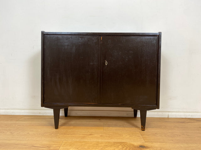 WMK Minimalistische und gut erhaltene Mid-Century Kommode aus vollem Eichenholz von VEB Möbelwerk Berlin  # Sideboard Fernsehkommode Wäschekommode TV-Lowboard TV-Board Schrank Vintage DDR 50er 60er