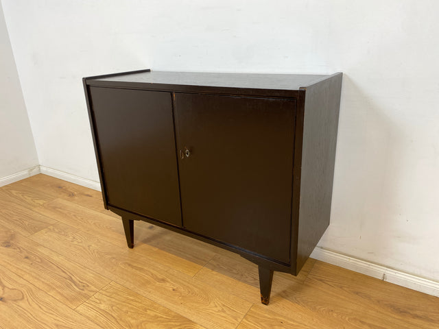 WMK Minimalistische und gut erhaltene Mid-Century Kommode aus vollem Eichenholz von VEB Möbelwerk Berlin  # Sideboard Fernsehkommode Wäschekommode TV-Lowboard TV-Board Schrank Vintage DDR 50er 60er