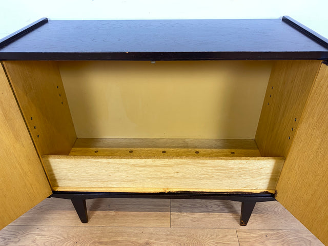 WMK Minimalistische und gut erhaltene Mid-Century Kommode aus vollem Eichenholz von VEB Möbelwerk Berlin  # Sideboard Fernsehkommode Wäschekommode TV-Lowboard TV-Board Schrank Vintage DDR 50er 60er