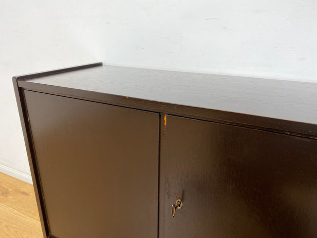 WMK Minimalistische und gut erhaltene Mid-Century Kommode aus vollem Eichenholz von VEB Möbelwerk Berlin  # Sideboard Fernsehkommode Wäschekommode TV-Lowboard TV-Board Schrank Vintage DDR 50er 60er