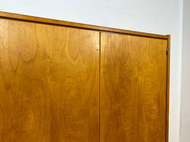 WMK Freundlicher und geräumiger 60er Jahre Kleiderschrank auf hübschen konischen Füßen # 2-türiger Schrank Wäscheschrank Schlafzimmerschrank Flurschrank Wardrobe 50er Vintage Mid-Century DDR VEB Retro