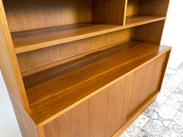 WMK Hochwertiges & sehr gut erhaltenes skandinavisches Designerregal von Poul Hundevad , Massivholz in Teak # Vitrine Bücherschrank Bücherregal Sideboard Danish Design Mid-Century Vintage Teakholz