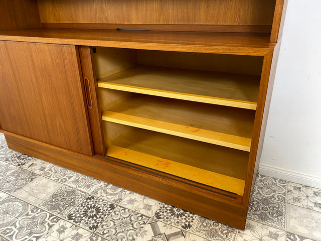 WMK Hochwertiges & sehr gut erhaltenes skandinavisches Designerregal von Poul Hundevad , Massivholz in Teak # Vitrine Bücherschrank Bücherregal Sideboard Danish Design Mid-Century Vintage Teakholz