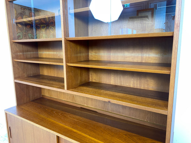 WMK Hochwertiges & sehr gut erhaltenes skandinavisches Designerregal von Poul Hundevad , Massivholz in Teak # Vitrine Bücherschrank Bücherregal Sideboard Danish Design Mid-Century Vintage Teakholz