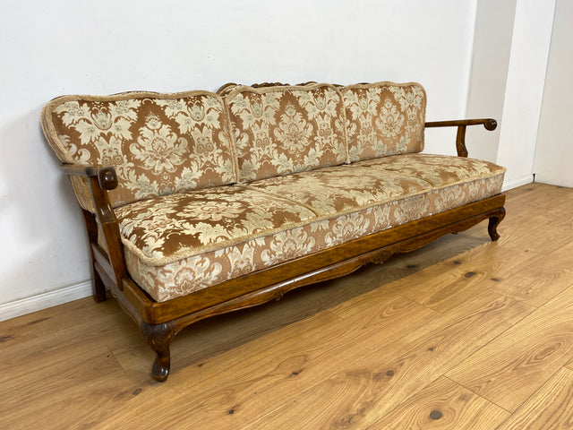 WMK Wunderschönes und gut erhaltenes 60er Jahre Chippendale Sofa mit feinem Brokat Bezug und Wiener Geflecht an der Rückseite # Couch 3-Sitzer 3er Liege Chaiselongue Sitzgarnitur Mid-Century Vintage