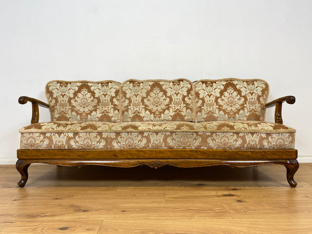 WMK Wunderschönes und gut erhaltenes 60er Jahre Chippendale Sofa mit feinem Brokat Bezug und Wiener Geflecht an der Rückseite # Couch 3-Sitzer 3er Liege Chaiselongue Sitzgarnitur Mid-Century Vintage