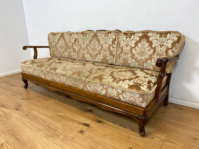 WMK Wunderschönes und gut erhaltenes 60er Jahre Chippendale Sofa mit feinem Brokat Bezug und Wiener Geflecht an der Rückseite # Couch 3-Sitzer 3er Liege Chaiselongue Sitzgarnitur Mid-Century Vintage