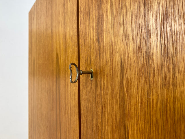 WMK Hochwertiger und sehr gut erhaltener Retro Highboard , Vollholz in Teak , aus 1973 von Brumax mit Schubladen & Vitrine # Schrank Bücherschrank Wohnzimmerschrank Kommode Vintage Teakholz 60er 70er