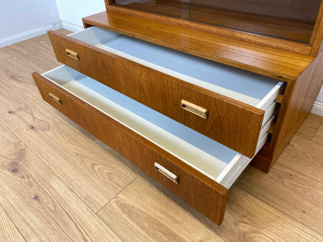 WMK Hochwertiger und sehr gut erhaltener Retro Highboard , Vollholz in Teak , aus 1973 von Brumax mit Schubladen & Vitrine # Schrank Bücherschrank Wohnzimmerschrank Kommode Vintage Teakholz 60er 70er