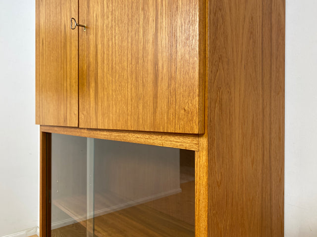 WMK Hochwertiger und sehr gut erhaltener Retro Highboard , Vollholz in Teak , aus 1973 von Brumax mit Schubladen & Vitrine # Schrank Bücherschrank Wohnzimmerschrank Kommode Vintage Teakholz 60er 70er