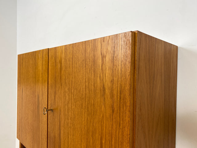 WMK Hochwertiger und sehr gut erhaltener Retro Highboard , Vollholz in Teak , aus 1973 von Brumax mit Schubladen & Vitrine # Schrank Bücherschrank Wohnzimmerschrank Kommode Vintage Teakholz 60er 70er